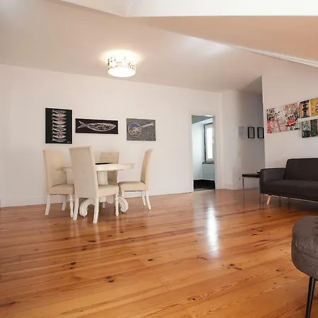 Penthouse 204 Lisbon